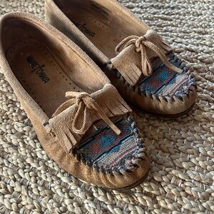 Minnetonka Aztec Kilty Moccasins Brown Boho Size 8.5